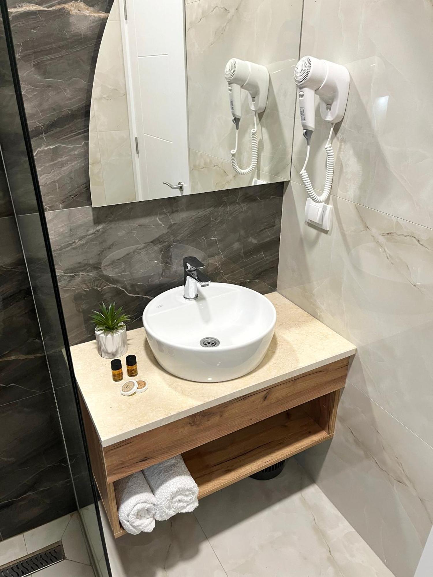 Supreme Luxury Apart otel Ülgün Dış mekan fotoğraf