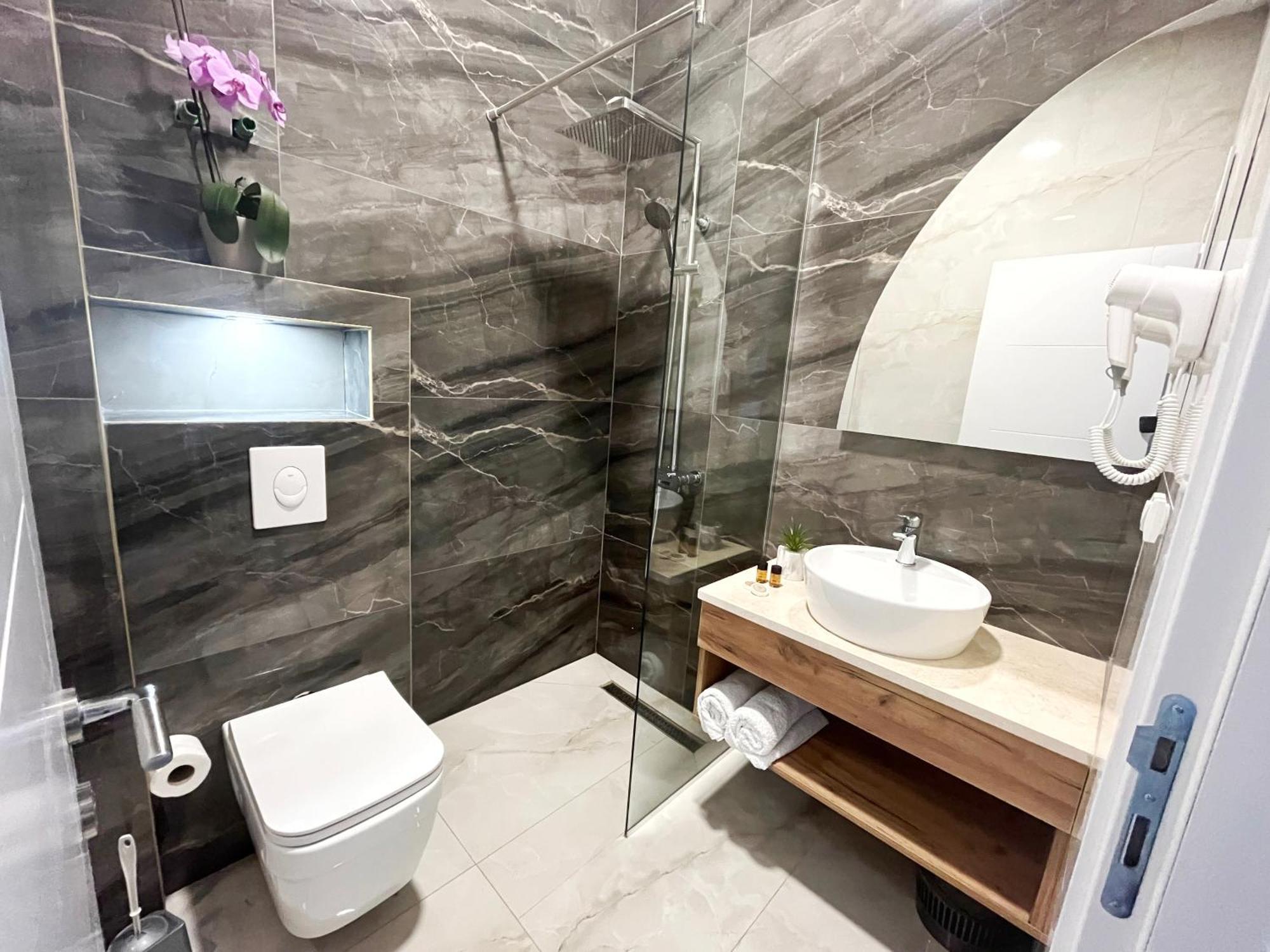 Supreme Luxury Apart otel Ülgün Dış mekan fotoğraf